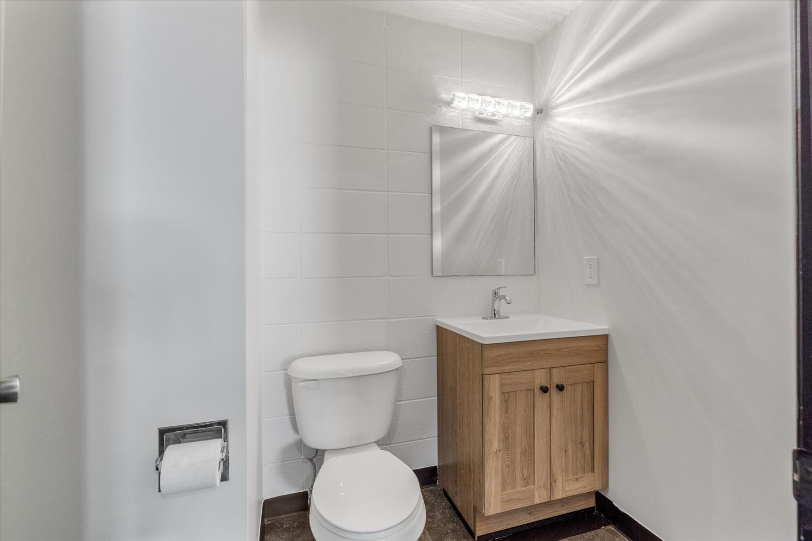 10041 81 Ave Nw, Edmonton, AB