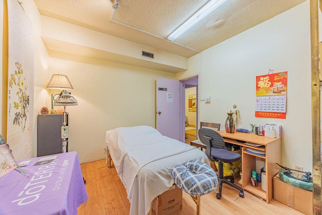 9865 85 Avenue, Edmonton, AB