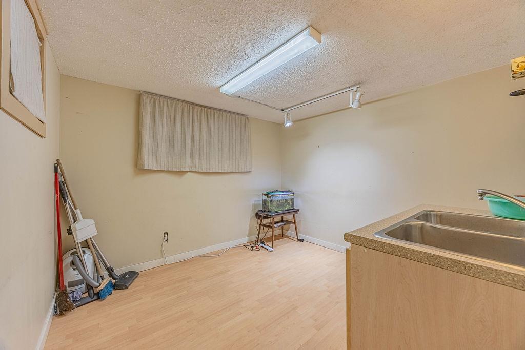 9865 85 Avenue, Edmonton, AB