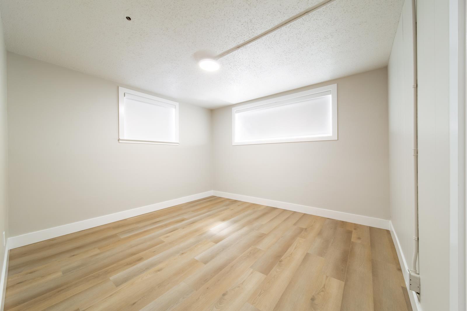 6418 132 Avenue, Edmonton, AB - Indoor Photo Showing Other Room