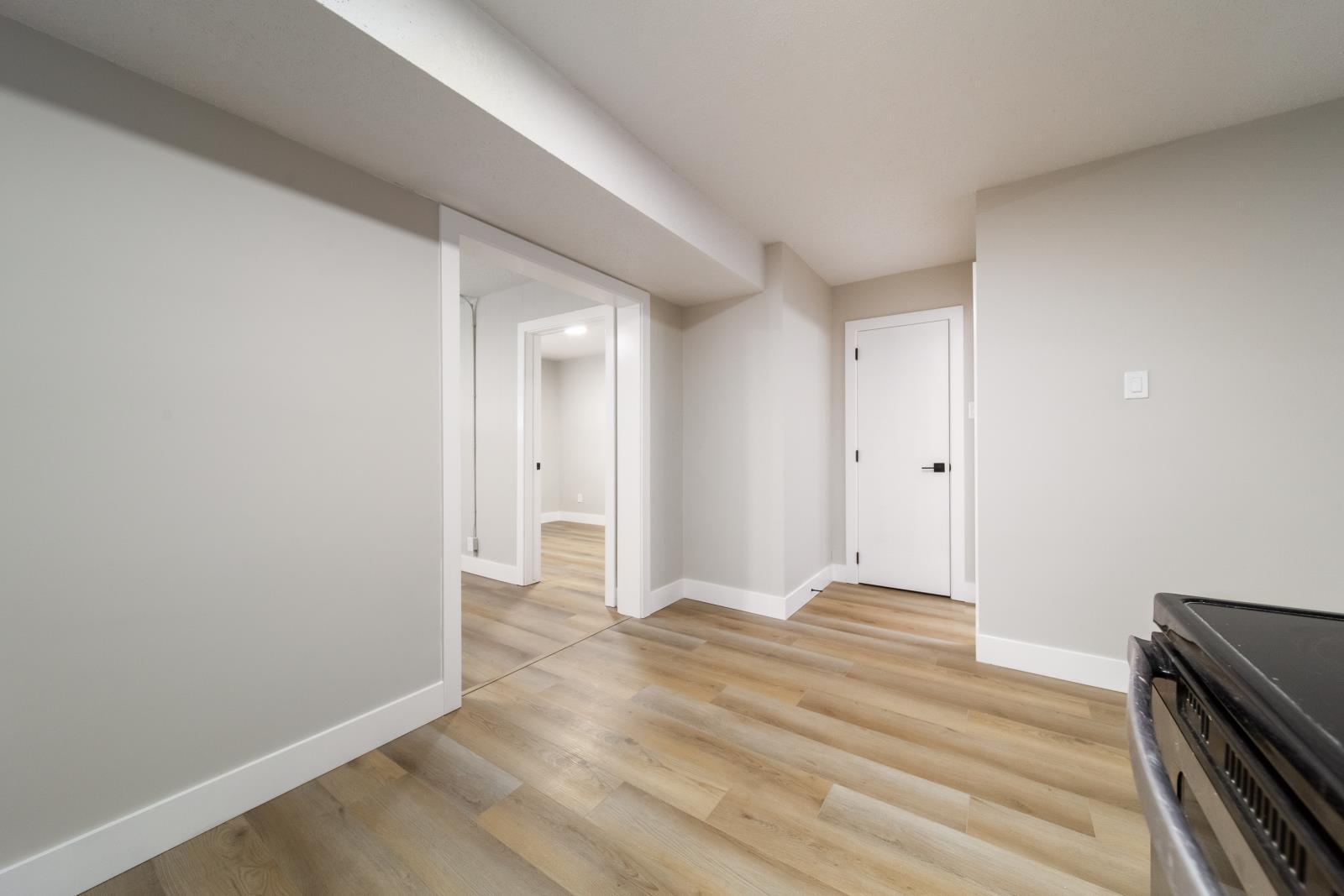 6418 132 Avenue, Edmonton, AB - Indoor Photo Showing Other Room