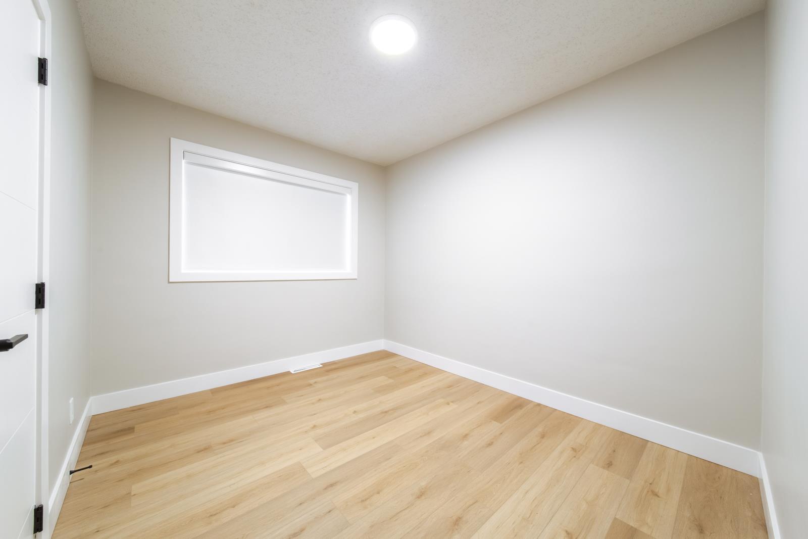 6418 132 Avenue, Edmonton, AB - Indoor Photo Showing Other Room