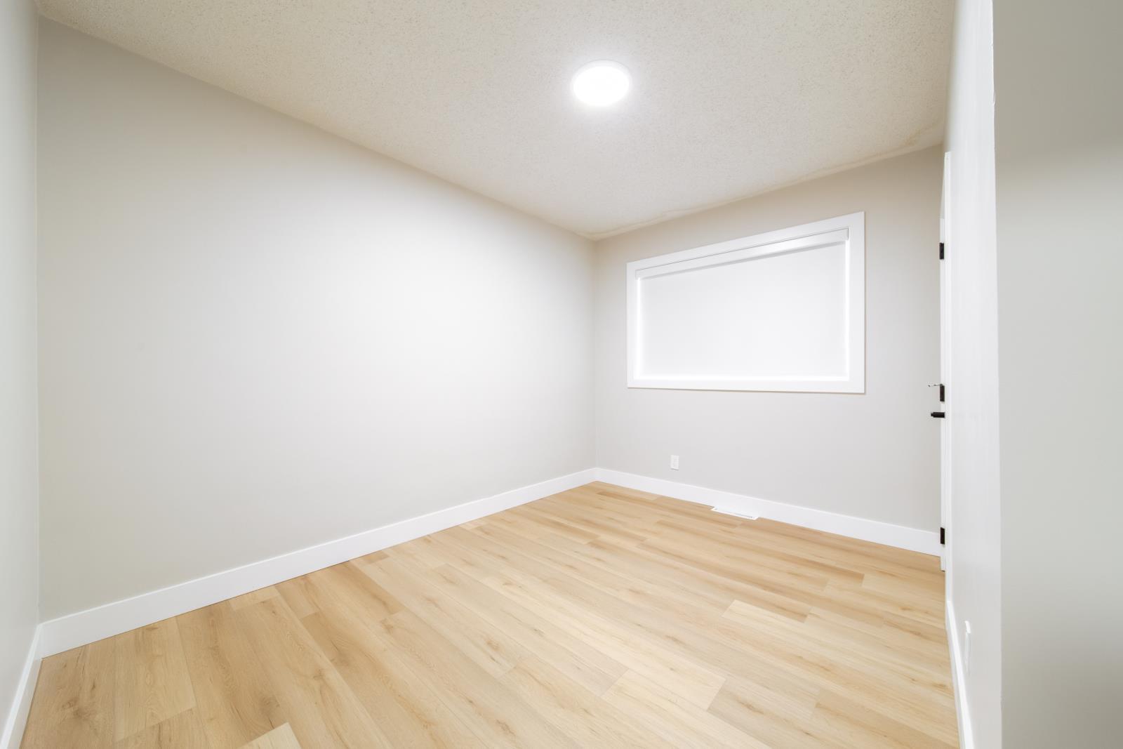6418 132 Avenue, Edmonton, AB - Indoor Photo Showing Other Room