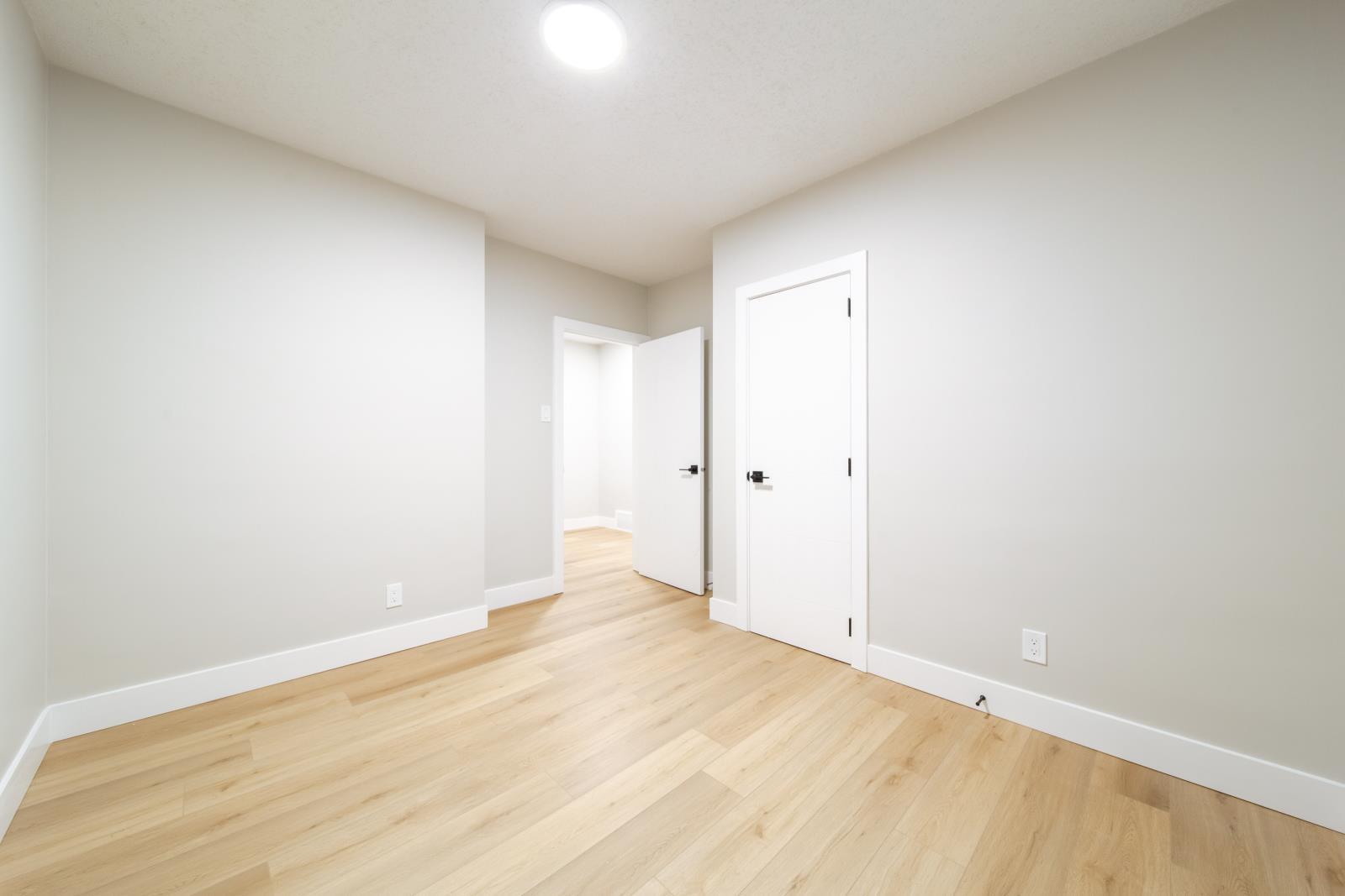 6418 132 Avenue, Edmonton, AB - Indoor Photo Showing Other Room