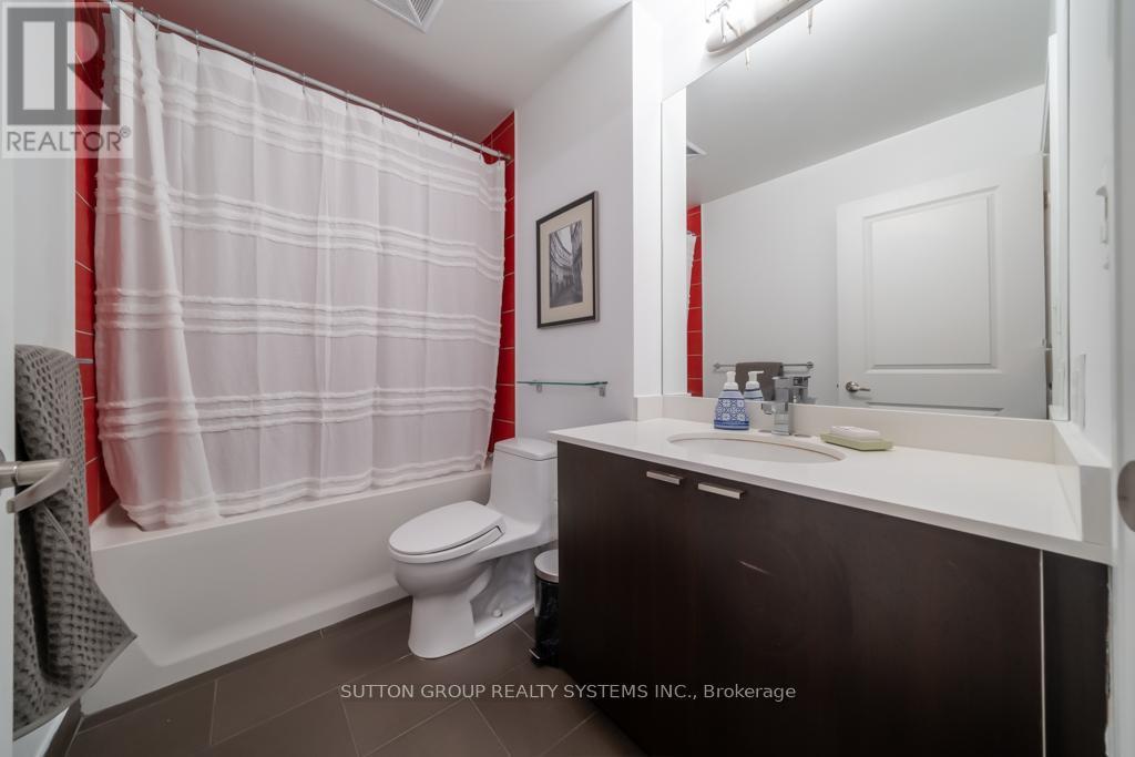 106 - 35 Hayden Street, Toronto, ON - Indoor Photo Showing Bathroom