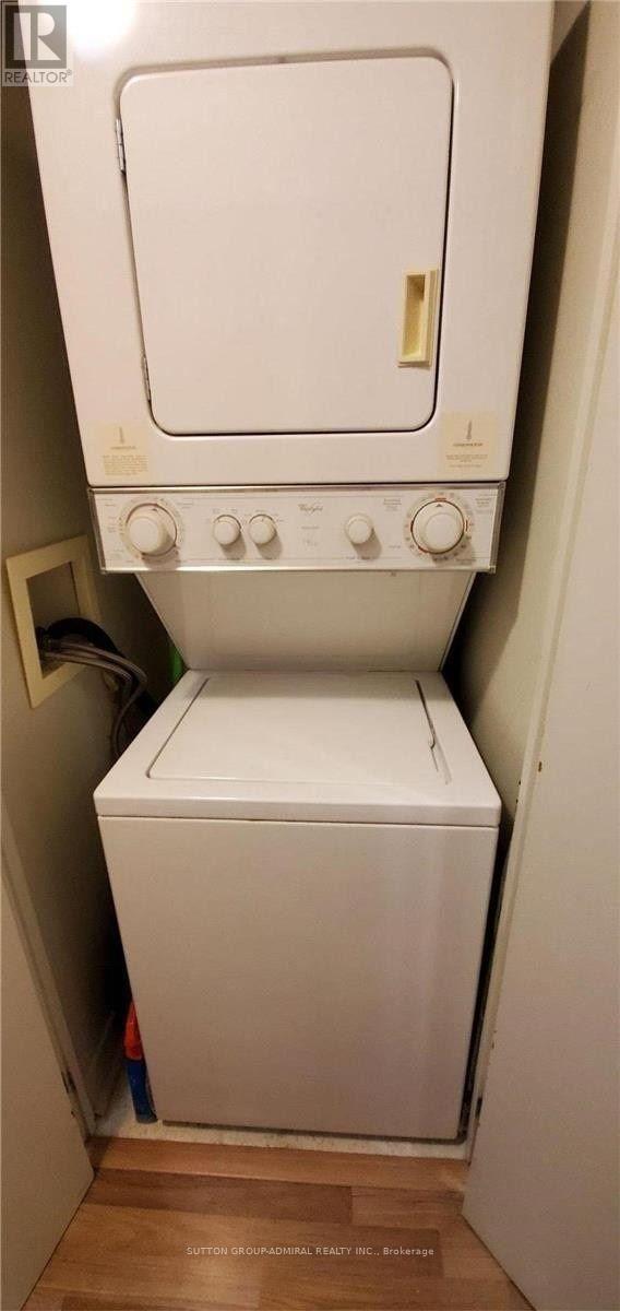1602 - 8 Colborne Street N, Toronto, ON - Indoor Photo Showing Laundry Room