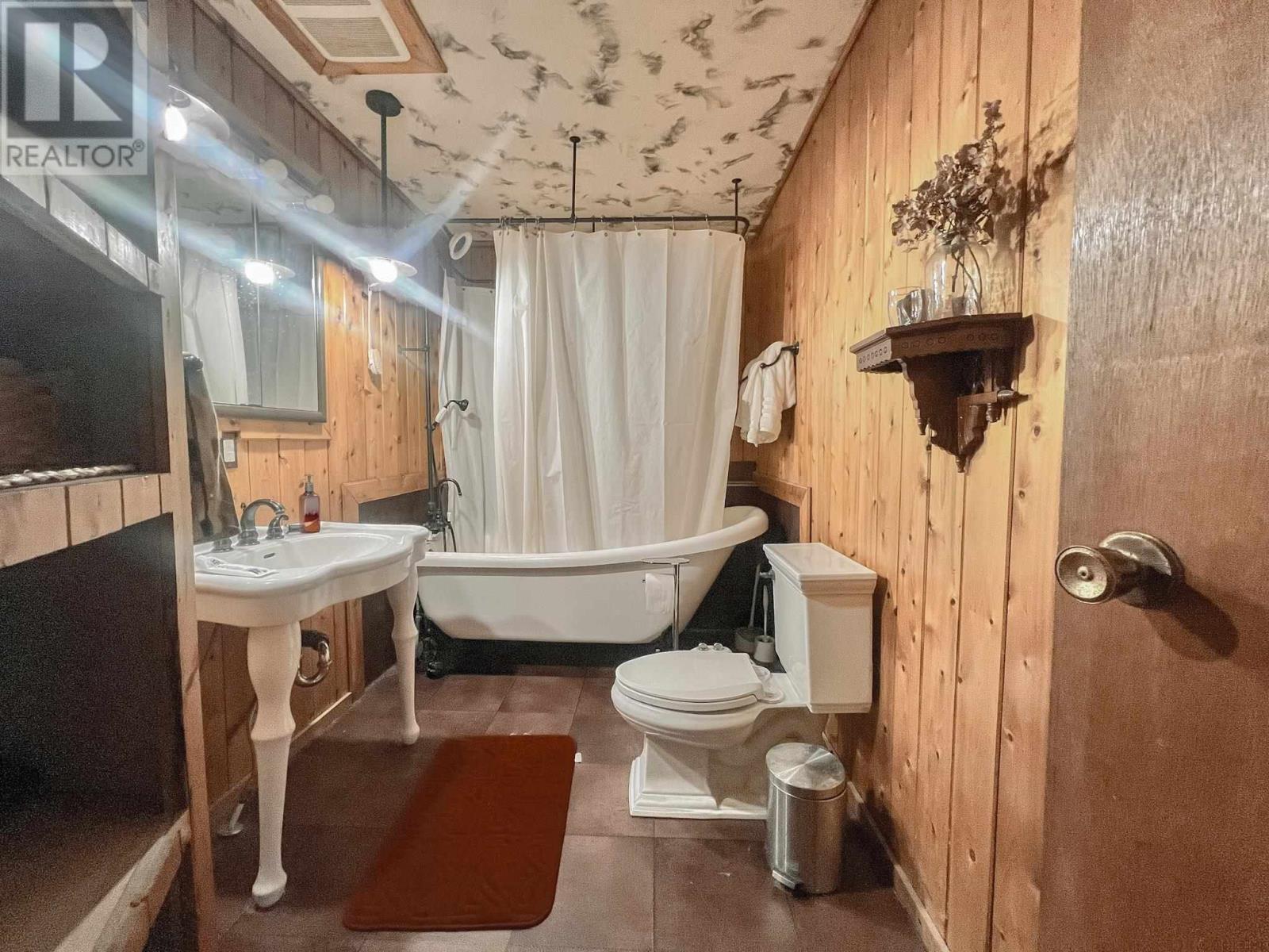 1257 Riverview Rd, Serpent River, ON - Indoor Photo Showing Bathroom