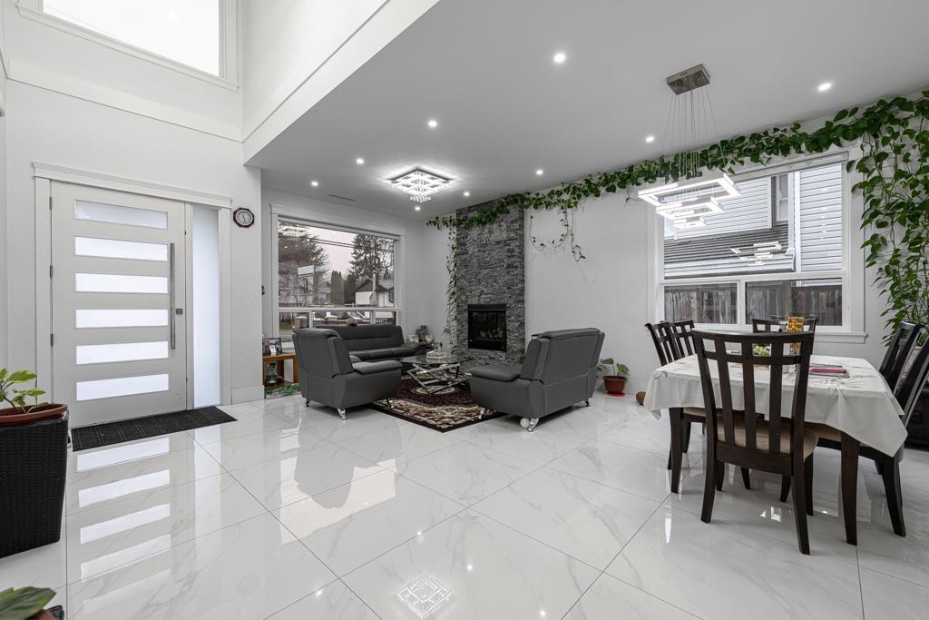 13306 90 Avenue, Surrey, BC - Indoor