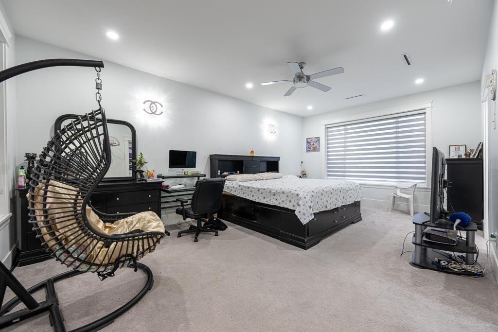 13306 90 Avenue, Surrey, BC - Indoor Photo Showing Bedroom