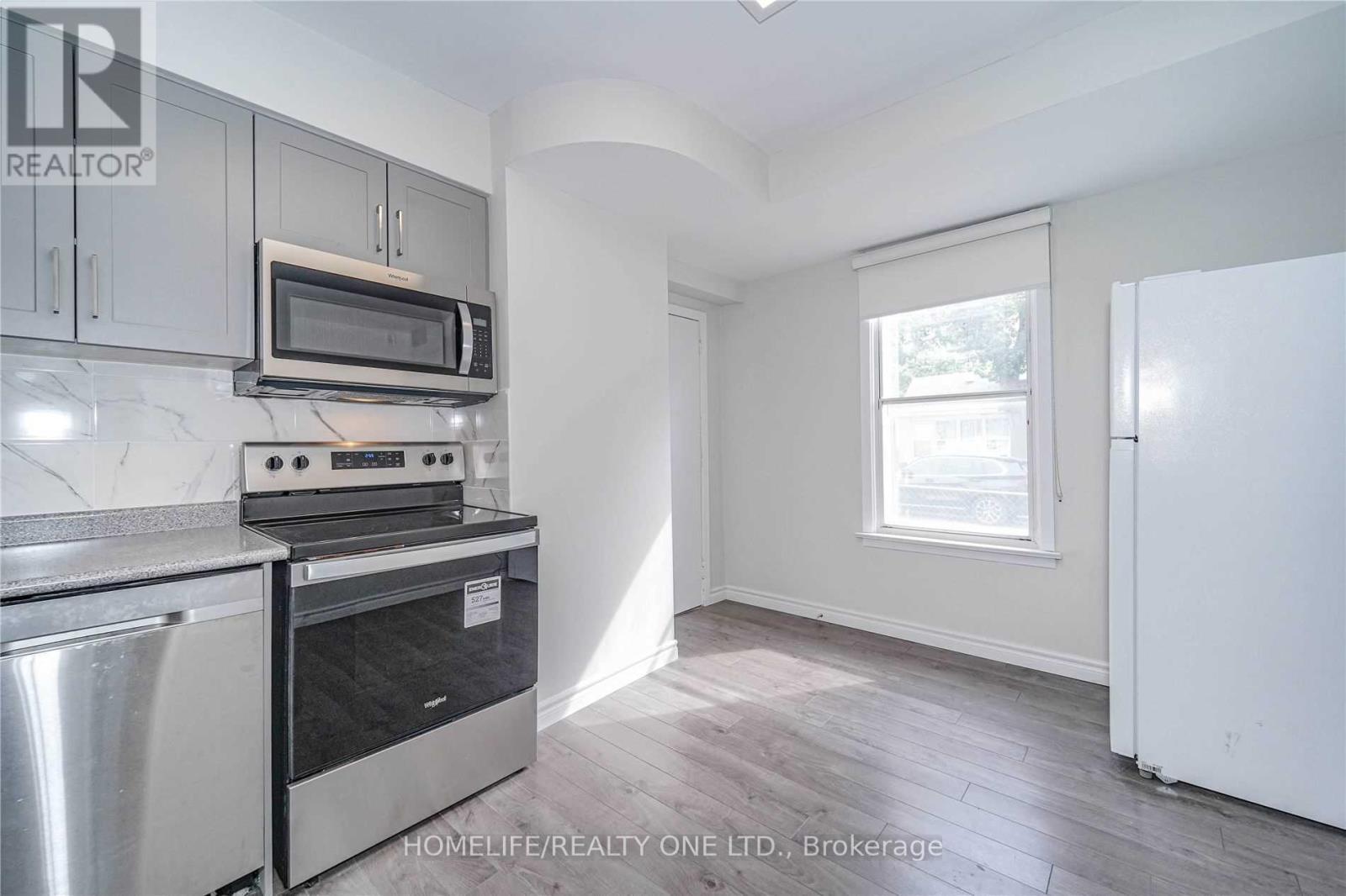 104 Benson Avenue, Toronto, ON - Indoor Photo Showing Kitchen