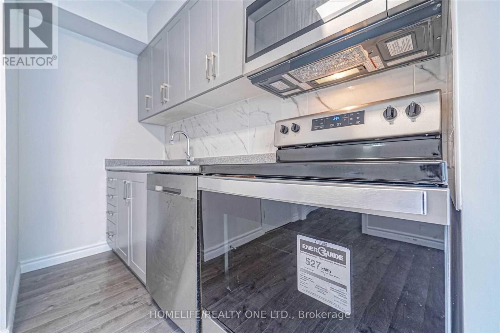 104 Benson Avenue, Toronto, ON - Indoor Photo Showing Kitchen