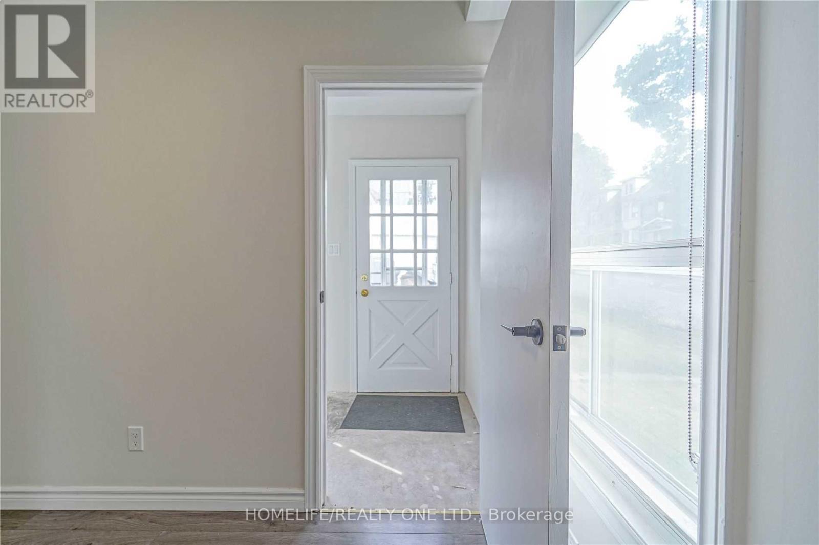 104 Benson Avenue, Toronto, ON - Indoor Photo Showing Other Room