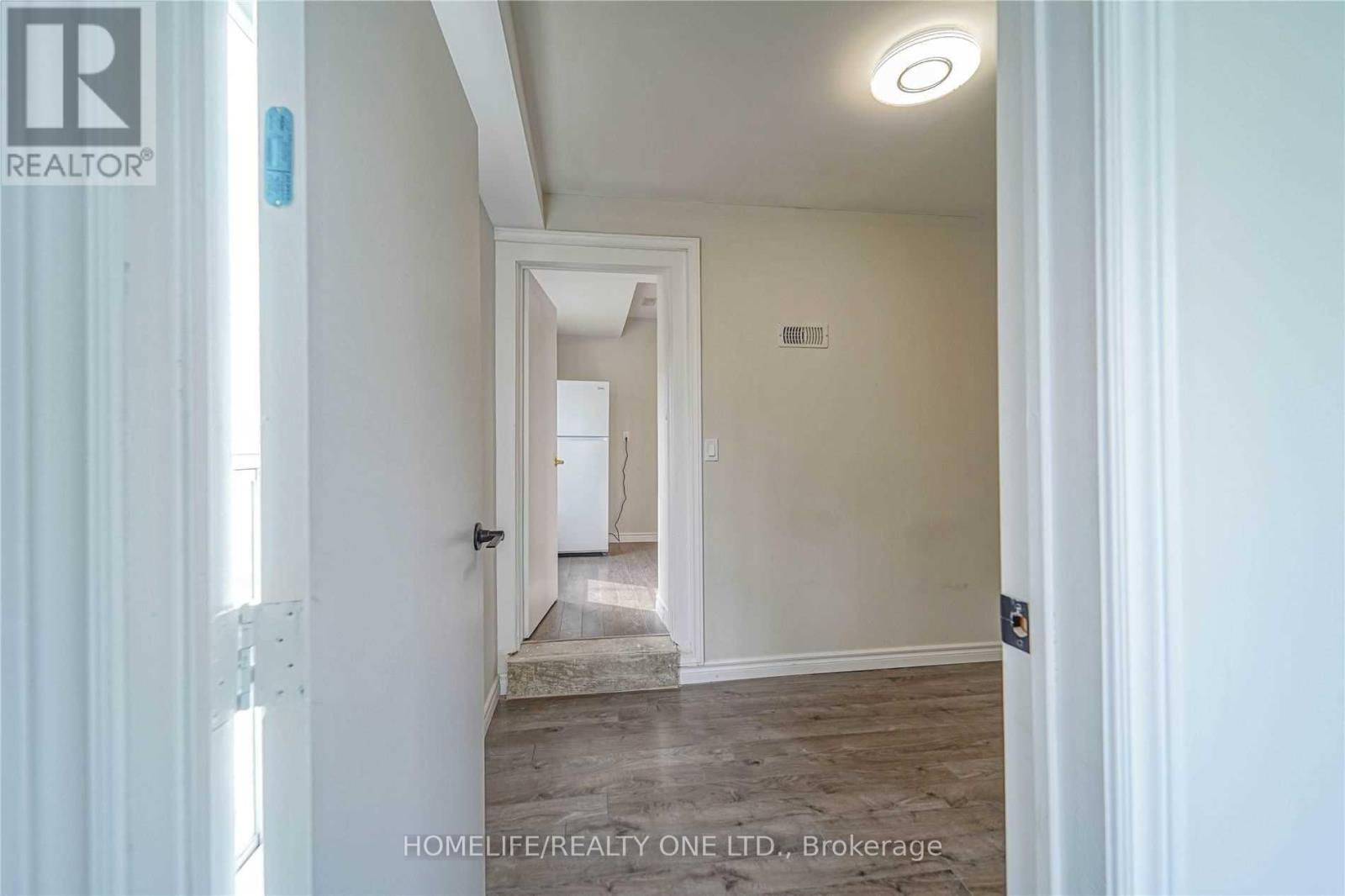 104 Benson Avenue, Toronto, ON - Indoor Photo Showing Other Room