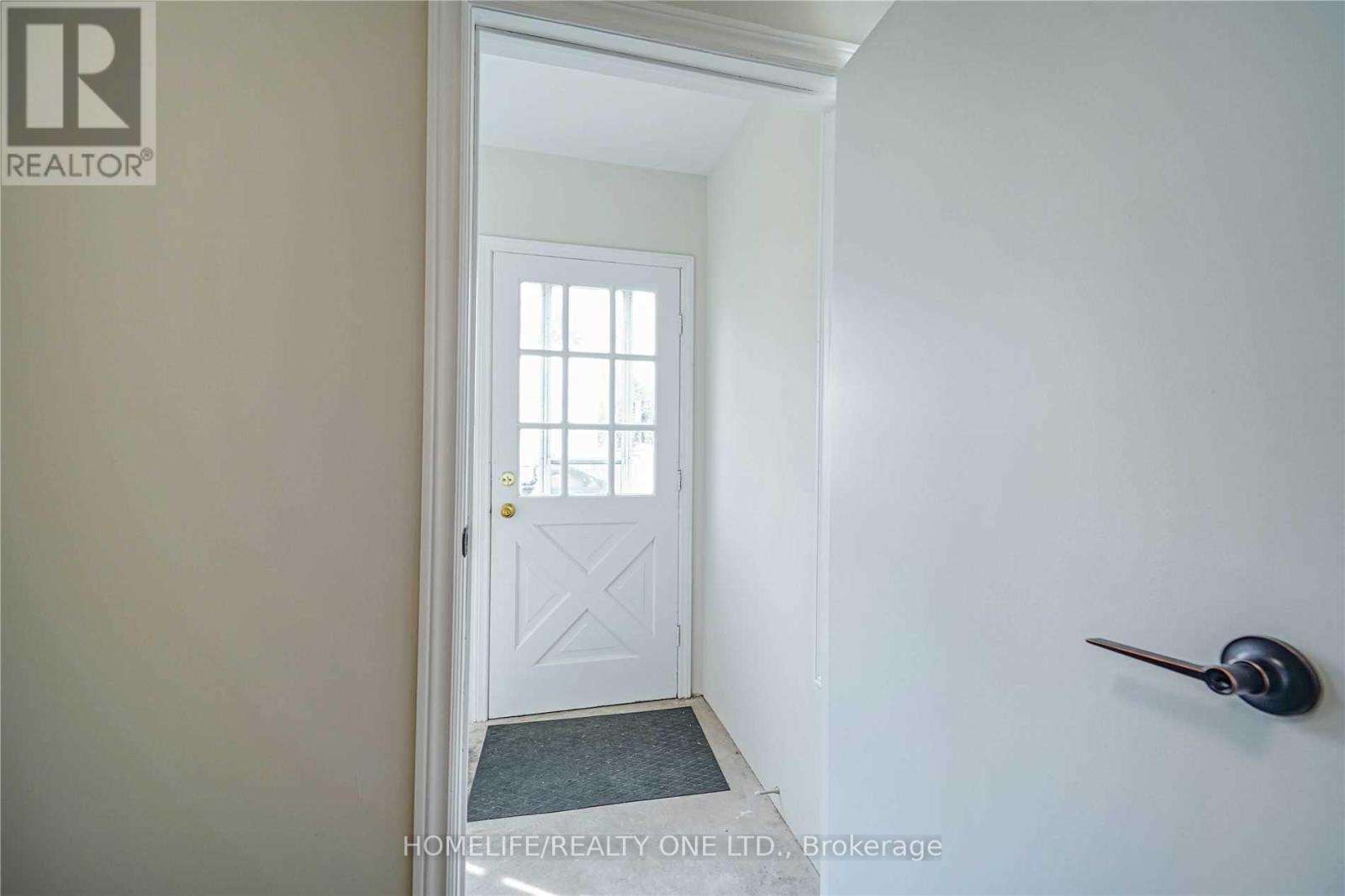 104 Benson Avenue, Toronto, ON - Indoor Photo Showing Other Room