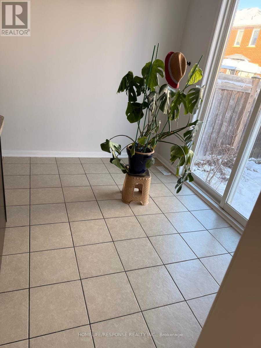 1059 Savoline Boulevard, Milton, ON - Indoor Photo Showing Other Room