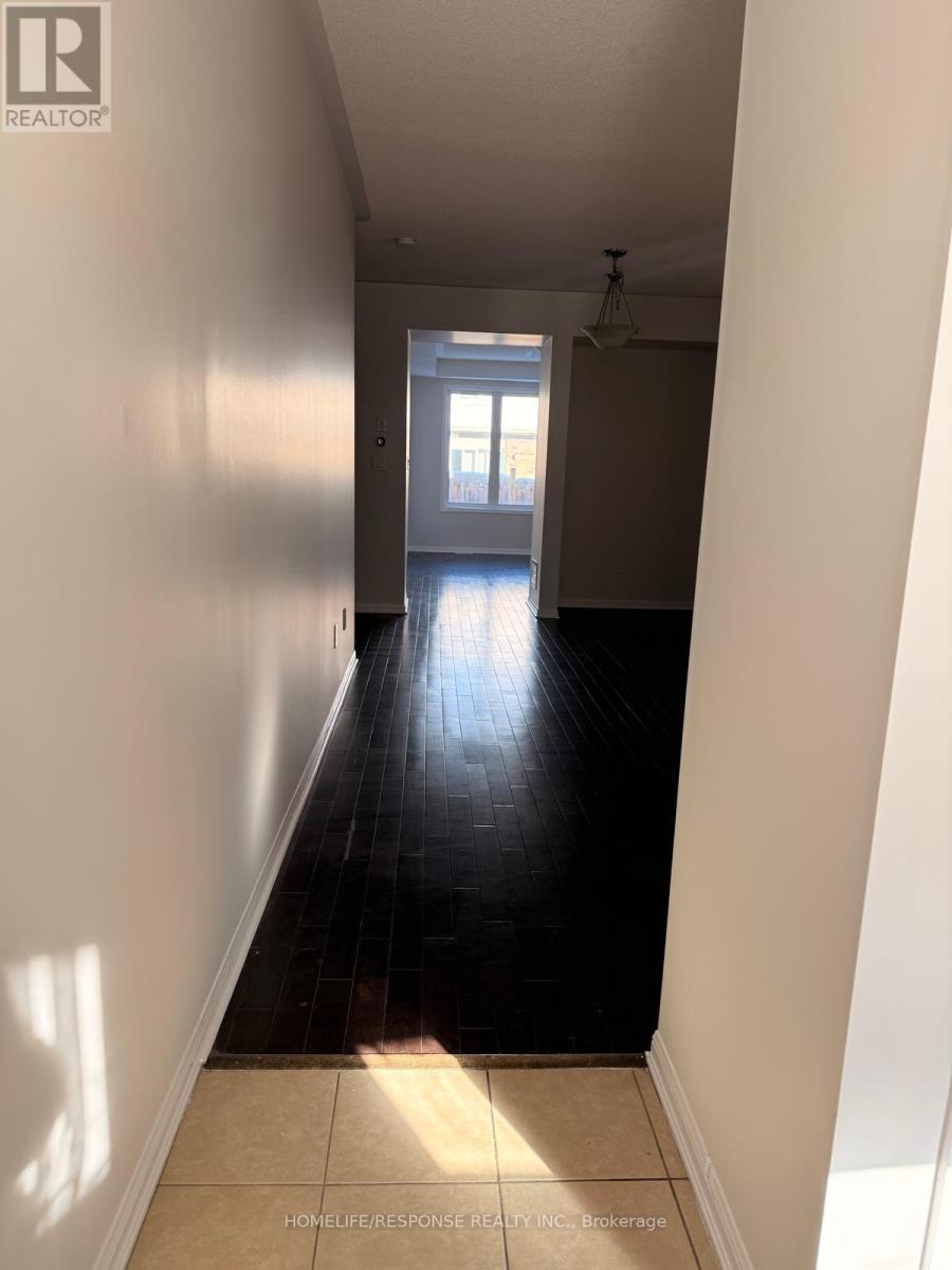 1059 Savoline Boulevard, Milton, ON - Indoor Photo Showing Other Room