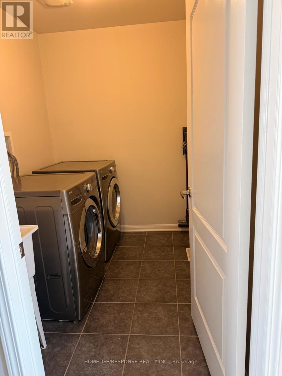 1059 Savoline Boulevard, Milton, ON - Indoor Photo Showing Laundry Room