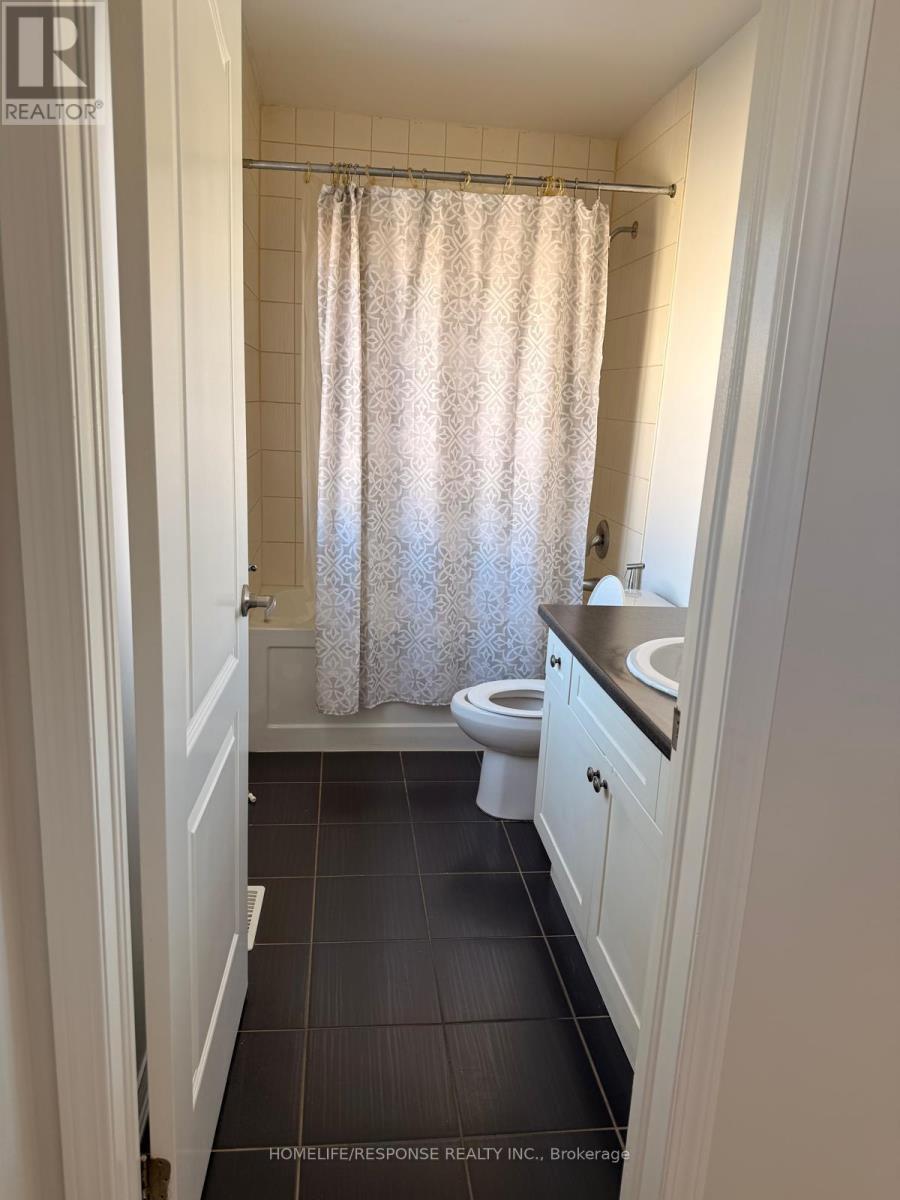 1059 Savoline Boulevard, Milton, ON - Indoor Photo Showing Bathroom