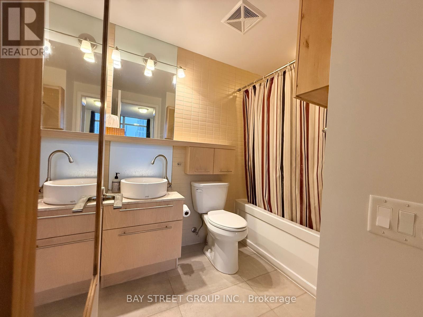 3101 - 21 Carlton Street, Toronto, ON - Indoor Photo Showing Bathroom