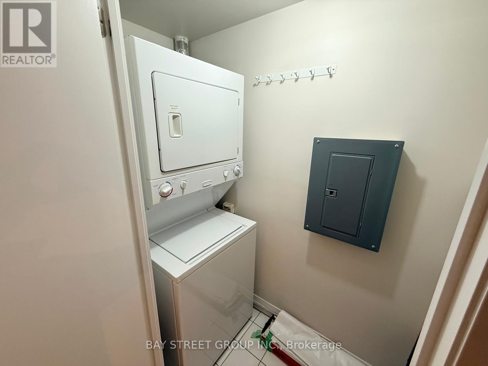 3101 - 21 Carlton Street, Toronto, ON - Indoor Photo Showing Laundry Room