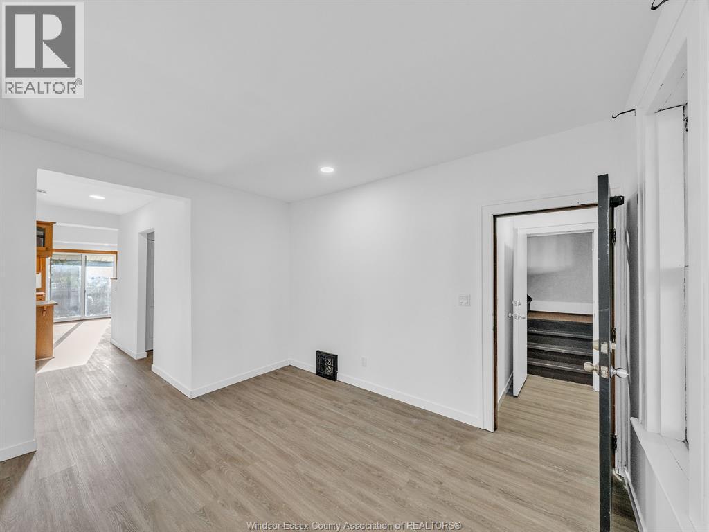 1453 Marentette, Windsor, ON - Indoor Photo Showing Other Room