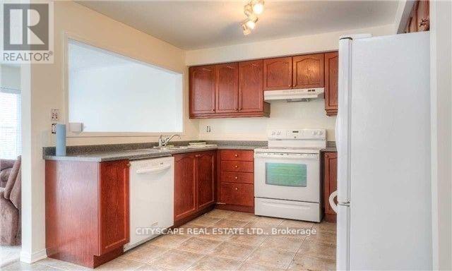 Upper - 5227 Tresca Trail, Mississauga, ON - Indoor Photo Showing Kitchen With Double Sink