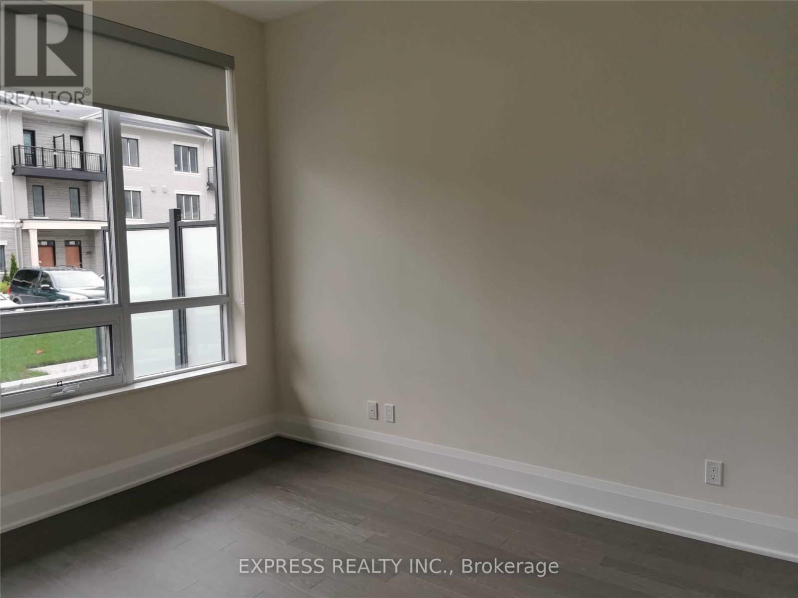 107 - 396 Highway 7 Road E, Richmond Hill, ON - Indoor Photo Showing Other Room