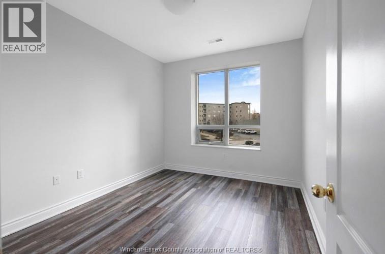 5055 Riverside Drive Unit# 201, Windsor, ON - Indoor Photo Showing Other Room