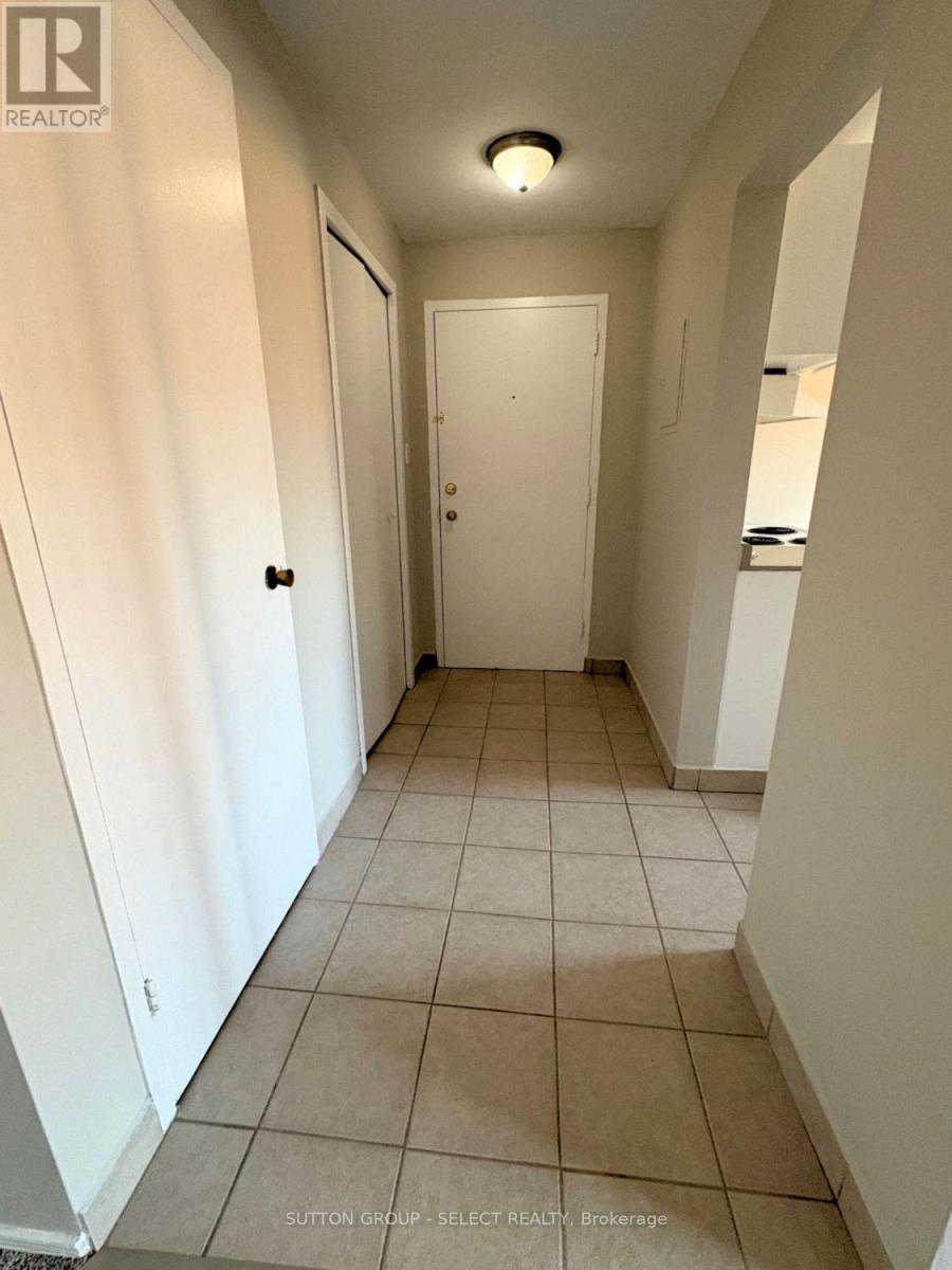 6 - 79 Baldoon Road, Chatham-Kent, ON - Indoor Photo Showing Other Room