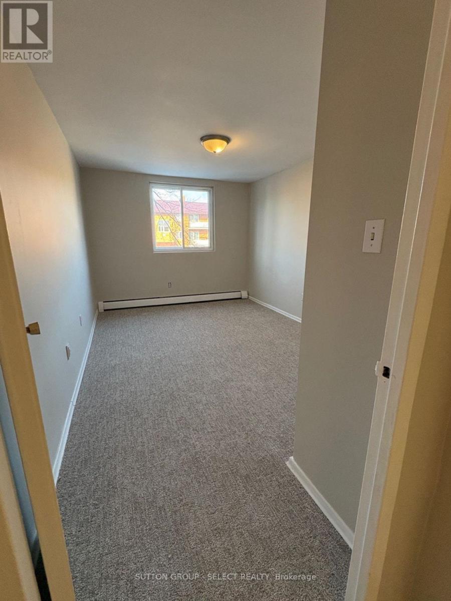 6 - 79 Baldoon Road, Chatham-Kent, ON - Indoor Photo Showing Other Room