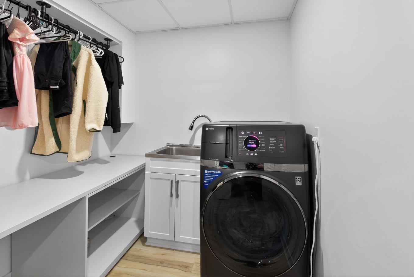 Laundry room - 25 Rue Des Hêtres, Gatineau (Gatineau), QC - Indoor Photo Showing Laundry Room