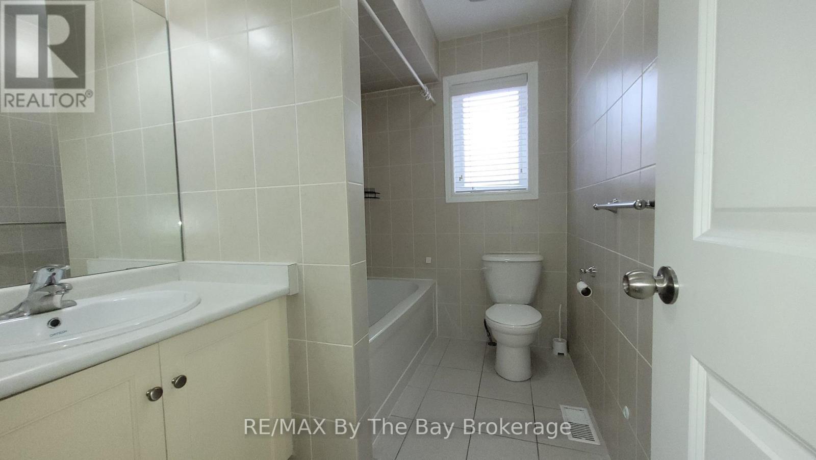 42 Tona Trail, Wasaga Beach, ON - Indoor Photo Showing Bathroom