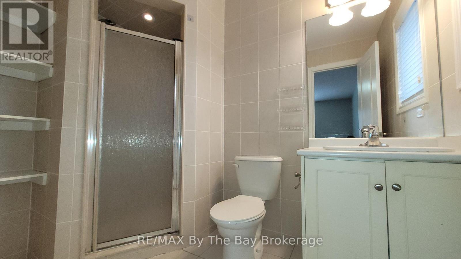 42 Tona Trail, Wasaga Beach, ON - Indoor Photo Showing Bathroom