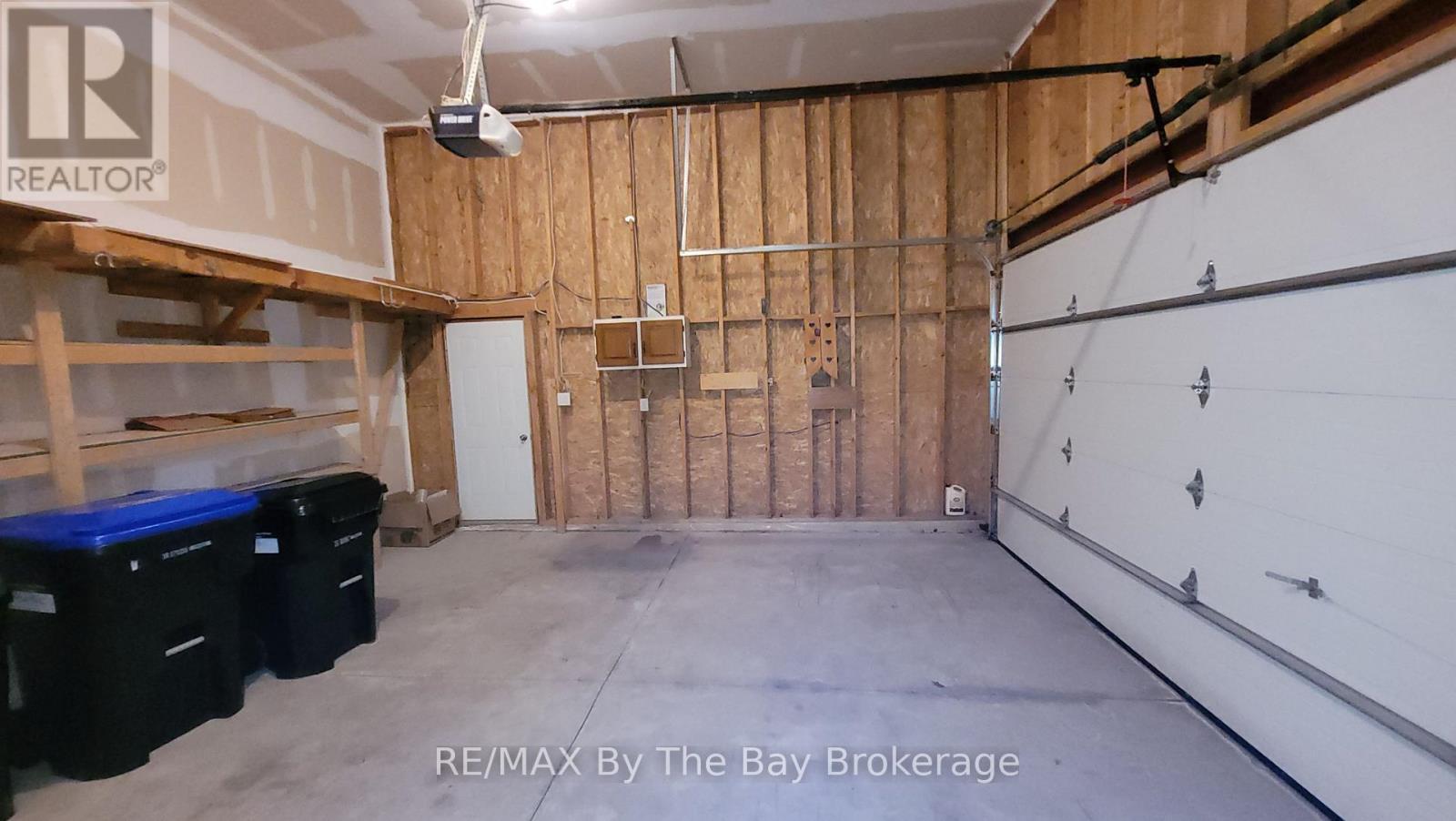 42 Tona Trail, Wasaga Beach, ON - Indoor Photo Showing Garage