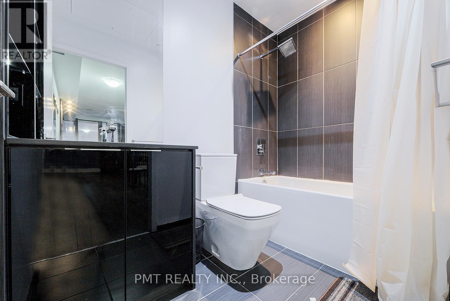 403 - 70 Temperance Street, Toronto, ON - Indoor Photo Showing Bathroom