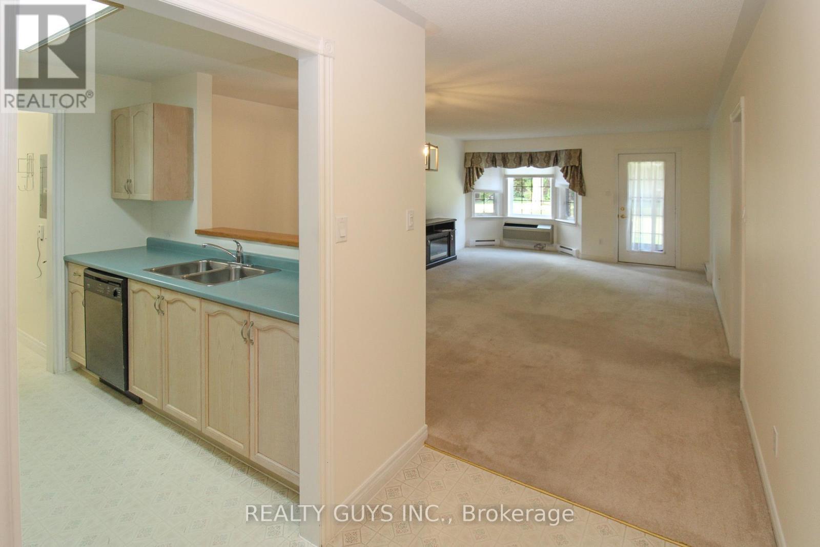 4 - 693 Whitaker Street, Peterborough (Ashburnham Ward 4), ON - Indoor