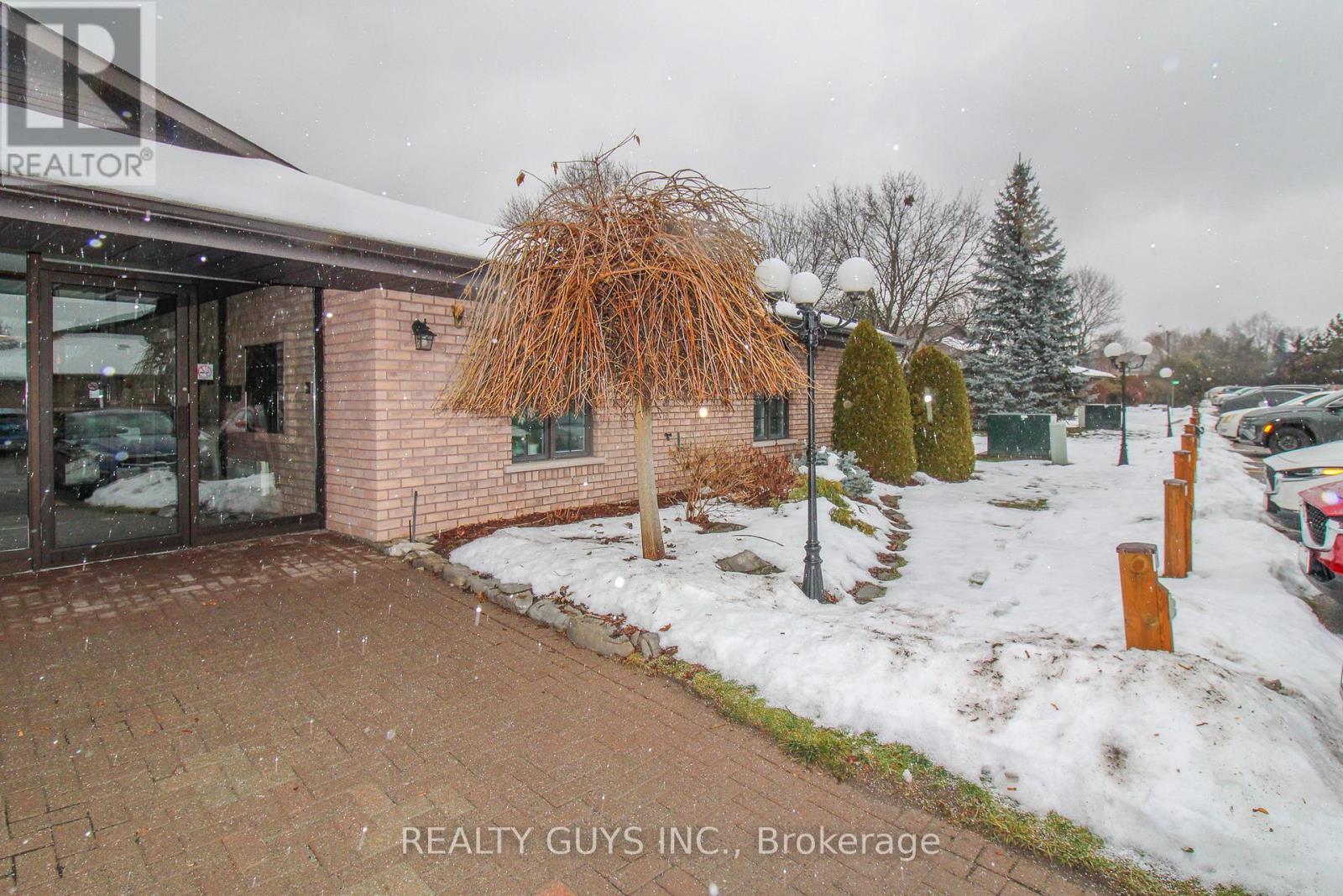 4 - 693 Whitaker Street, Peterborough (Ashburnham Ward 4), ON - Outdoor