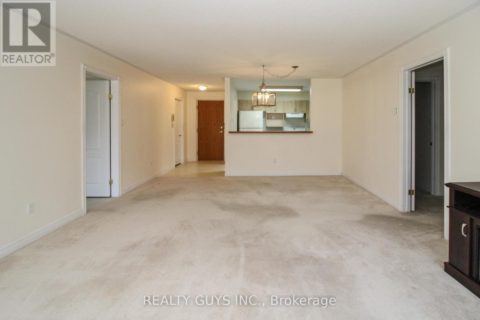 4 - 693 Whitaker Street, Peterborough (Ashburnham Ward 4), ON - Indoor