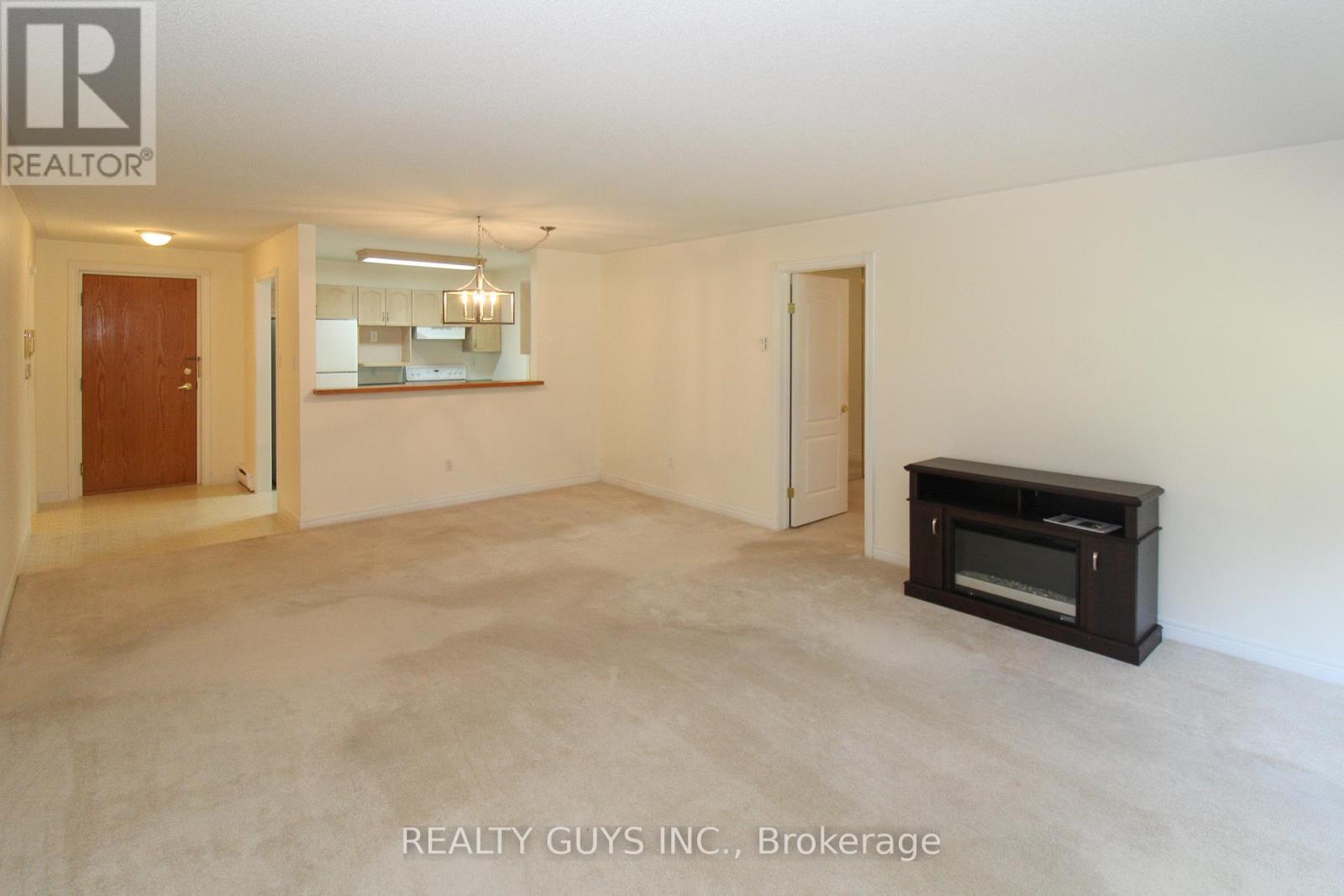 BEDROOM 1 ON RIGHT - 4 - 693 Whitaker Street, Peterborough (Ashburnham Ward 4), ON - Indoor