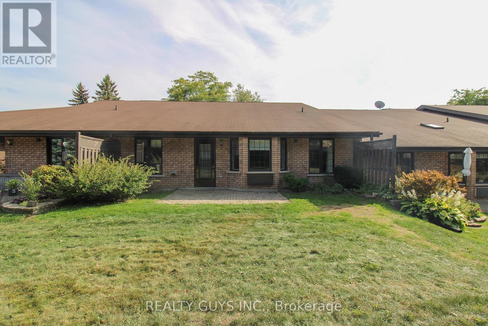 SUMMER PIC--PATIO - 4 - 693 Whitaker Street, Peterborough (Ashburnham Ward 4), ON - Outdoor