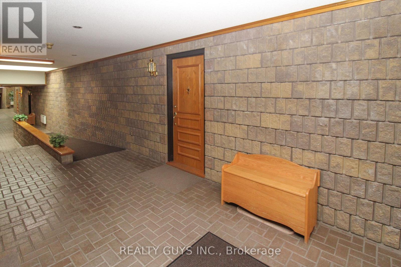 4 - 693 Whitaker Street, Peterborough (Ashburnham Ward 4), ON - Indoor Photo Showing Other Room