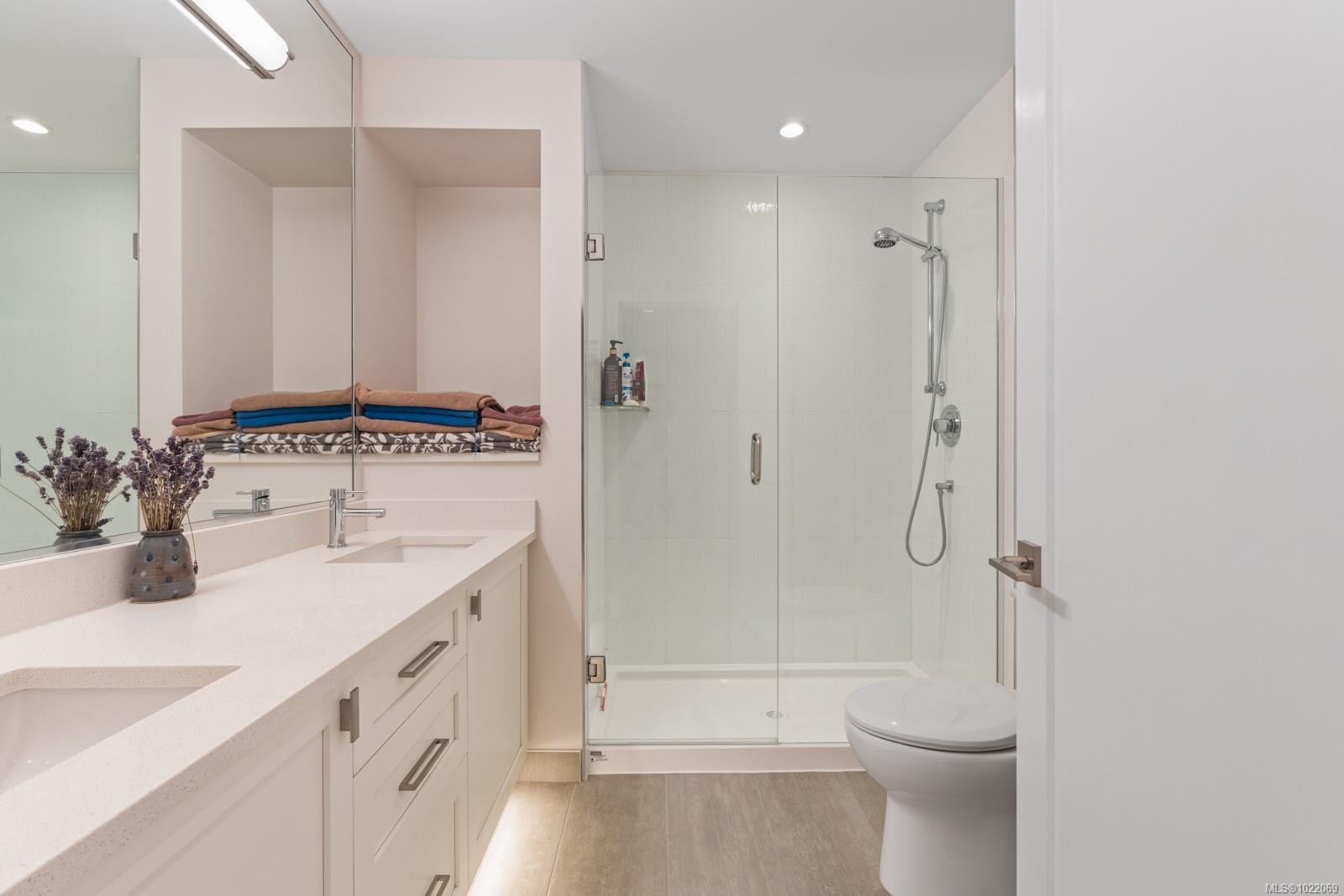 7-9889 Seventh St, Sidney, BC