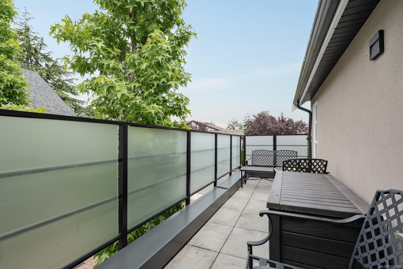 7-9889 Seventh St, Sidney, BC