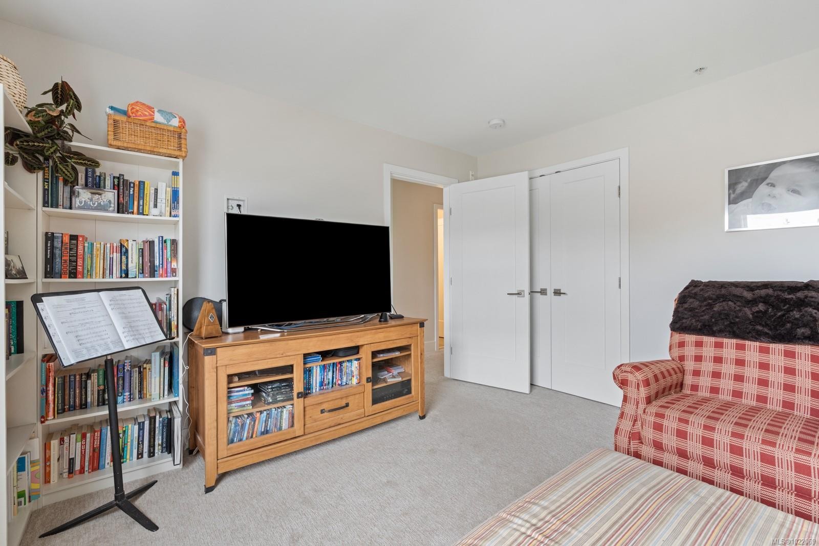 7-9889 Seventh St, Sidney, BC