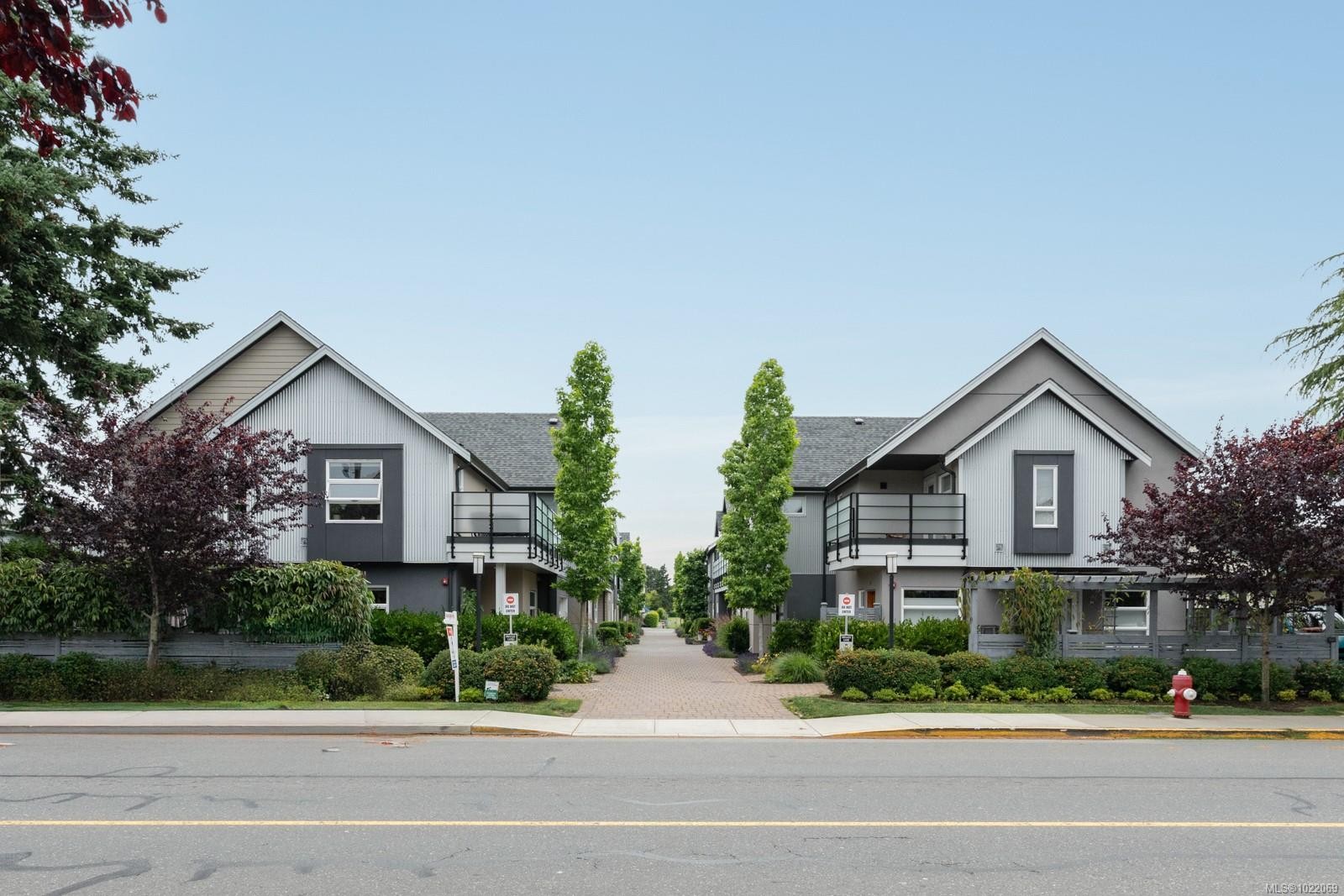 7-9889 Seventh St, Sidney, BC