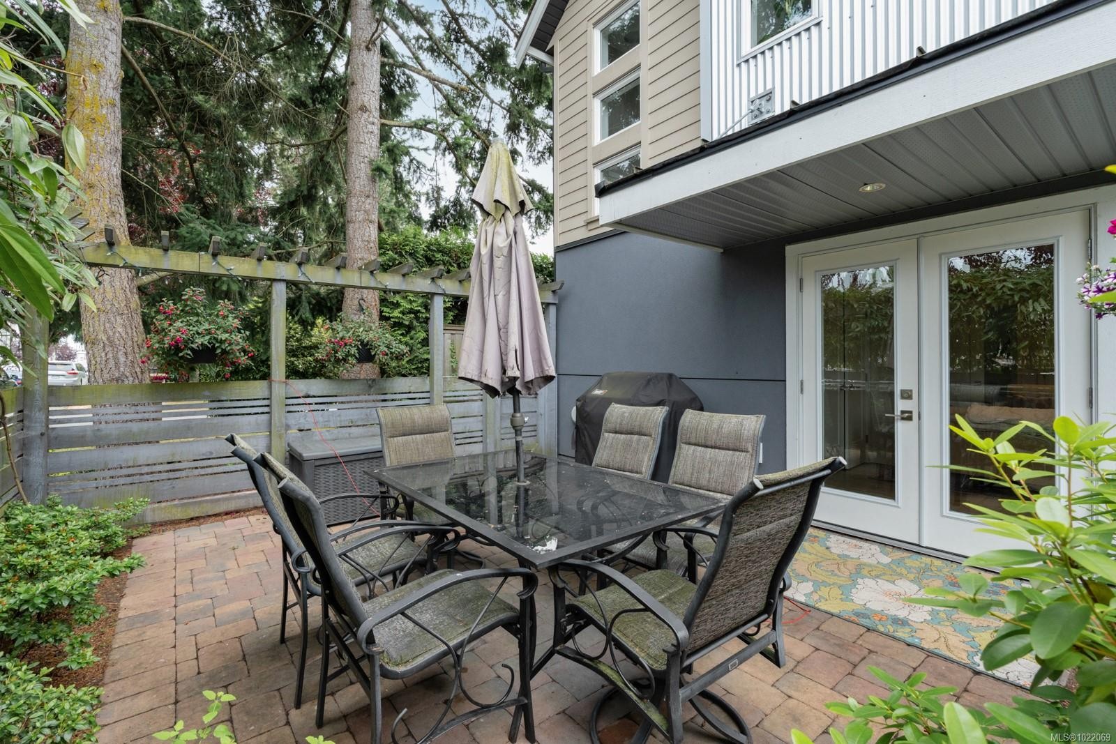 7-9889 Seventh St, Sidney, BC