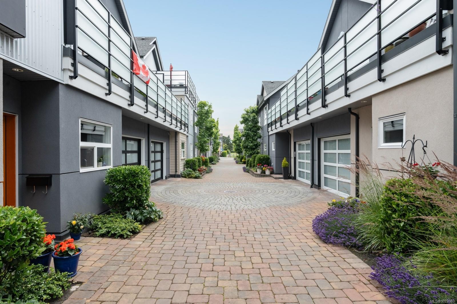 7-9889 Seventh St, Sidney, BC