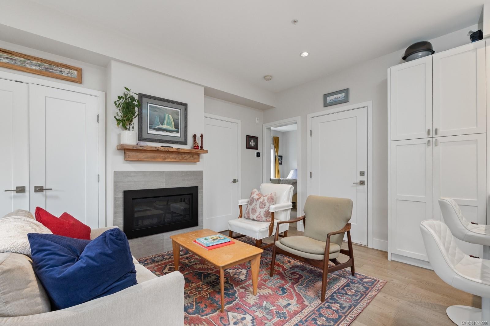 7-9889 Seventh St, Sidney, BC