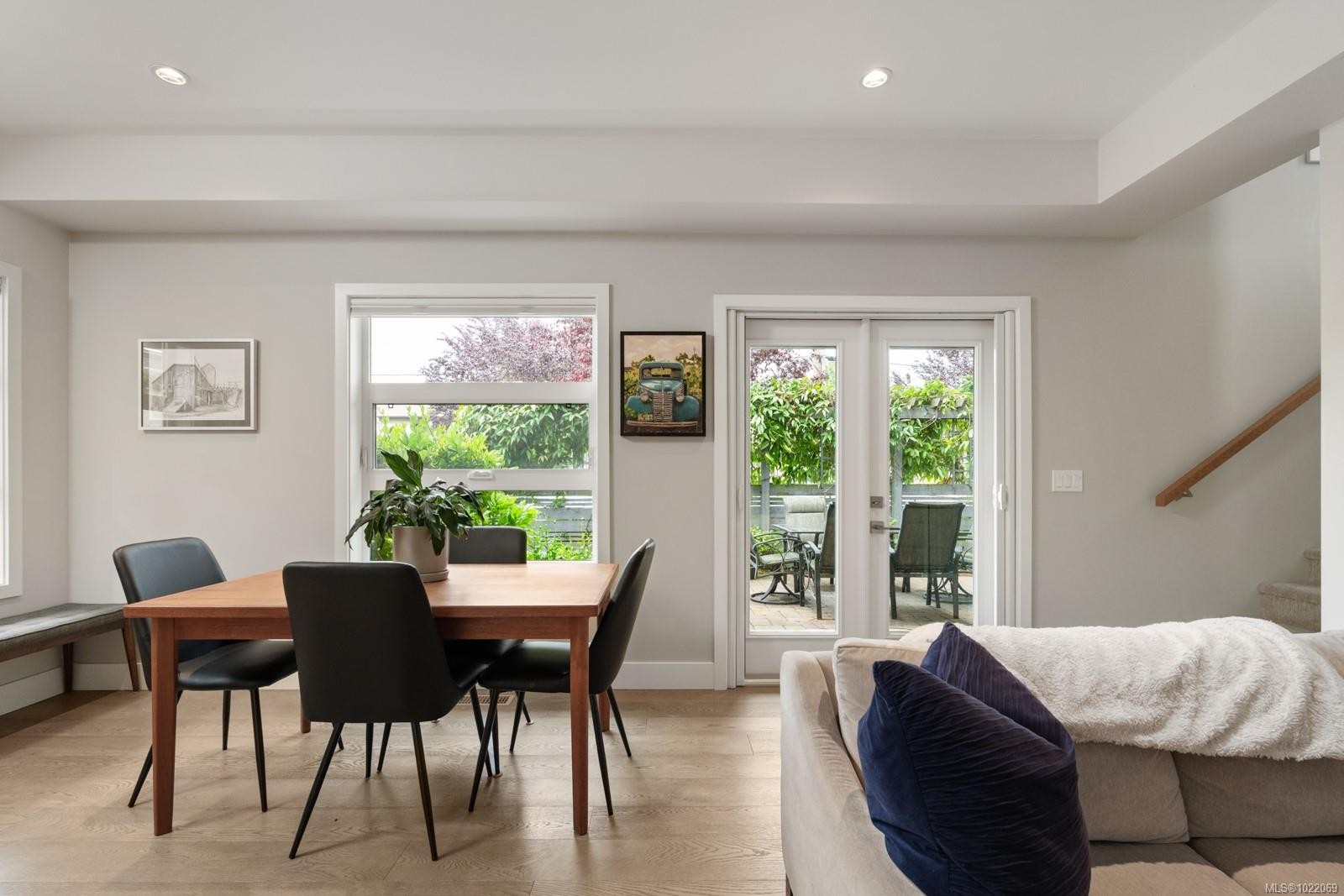 7-9889 Seventh St, Sidney, BC