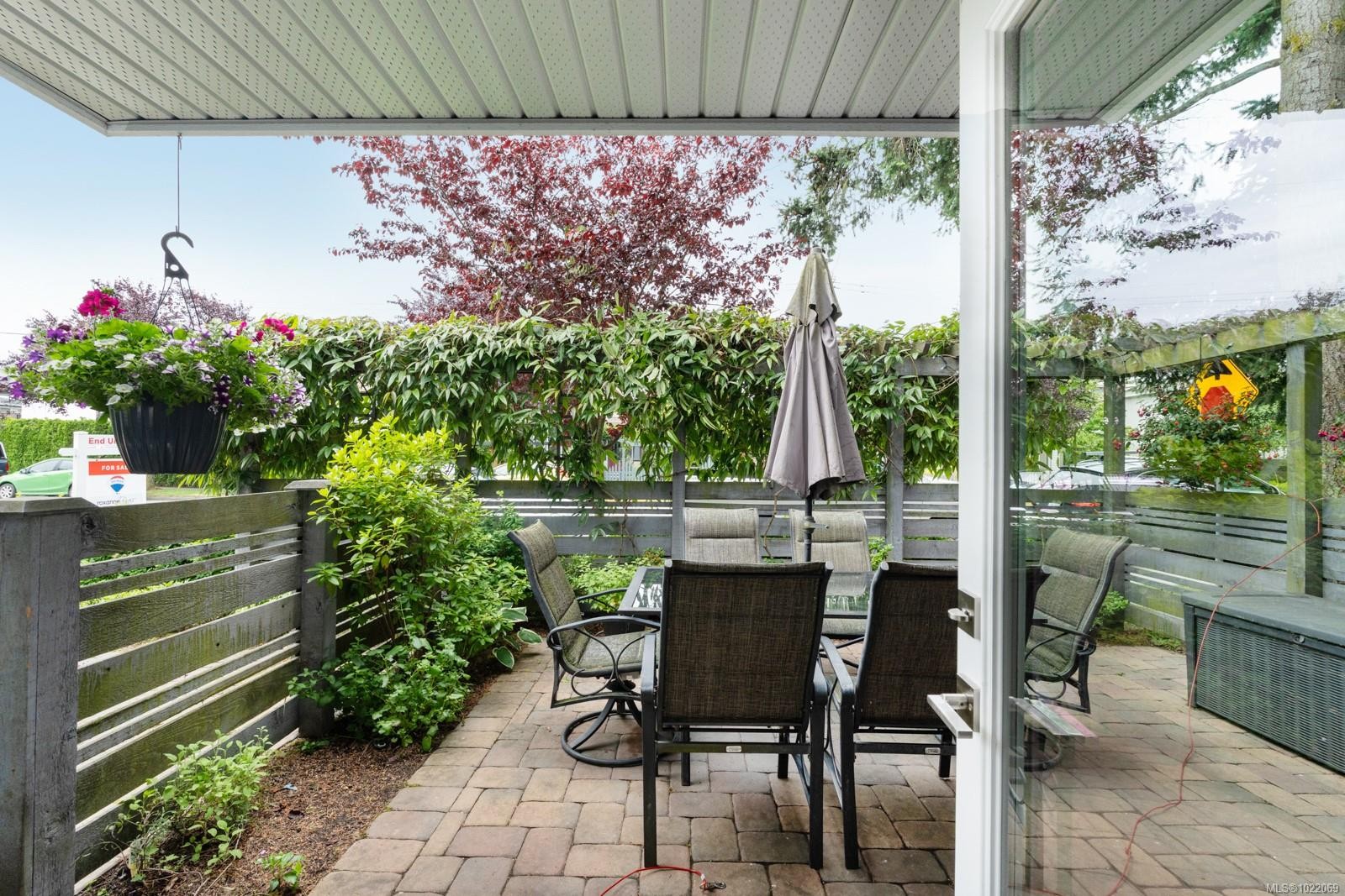 7-9889 Seventh St, Sidney, BC